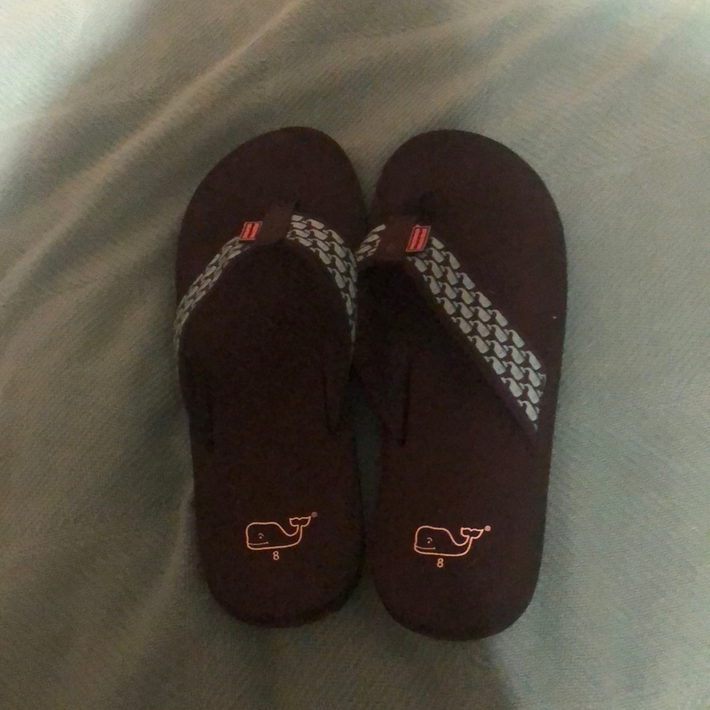 vineyard vines flip flops
